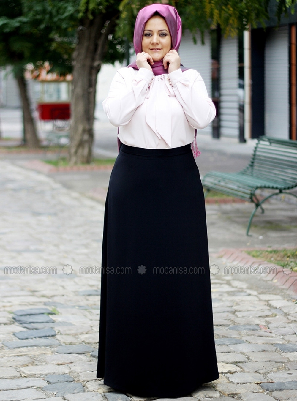 Saliha Sıyah Çan Etek