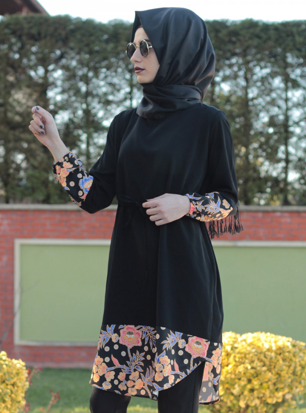 Fatma Aydın Çiçek Desenli Siyah Tunik