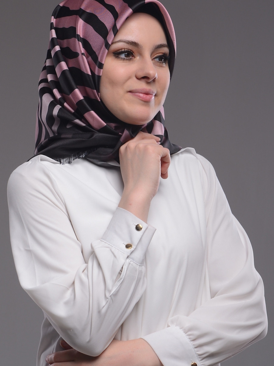 Sefamerve Siyah Gül Kurusu Eşarp