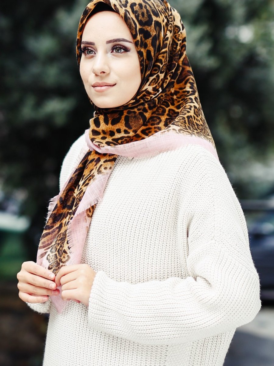 Sefamerve Açık Gül Kurusu Leopar Desenli Eşarp