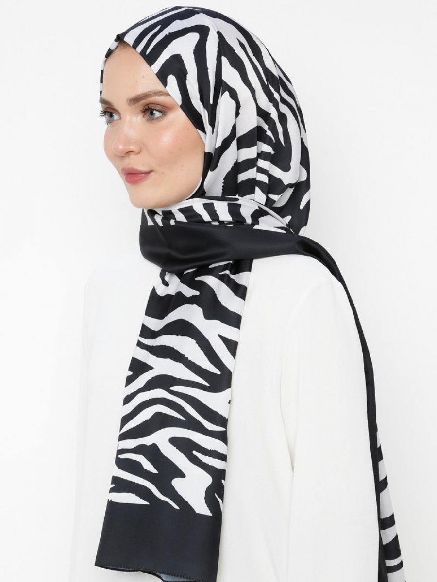 Burden İpek Zebra Desen İpeksi Twill Siyah Beyaz Şal