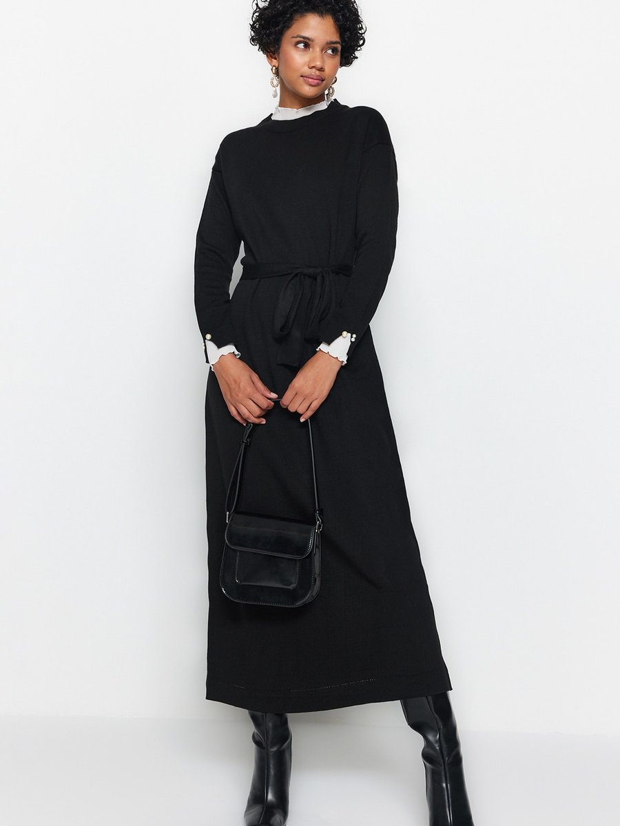 Trendyol Modest Siyah İnci Detaylı Triko Elbise Tctaw24eb00001