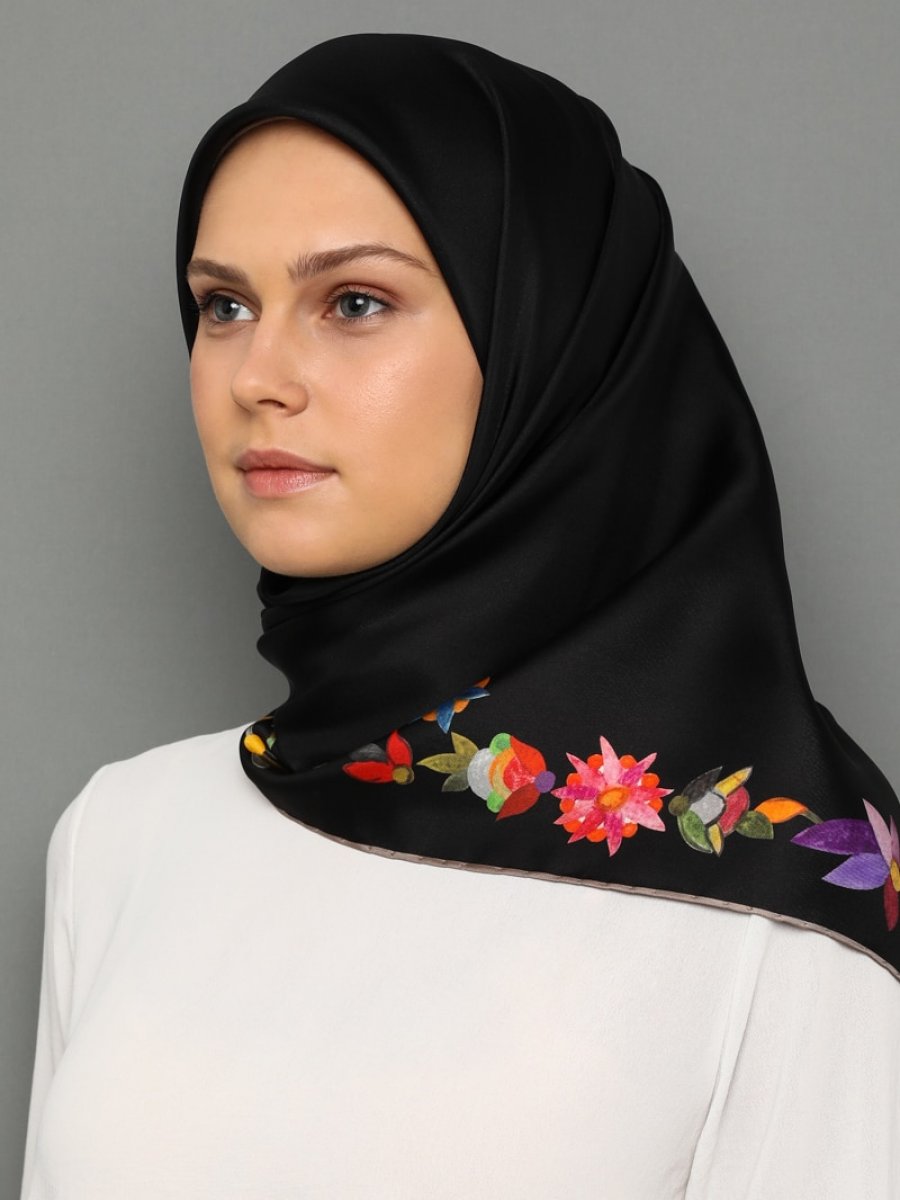 Armine Eşarp Siyah Twill İpek Eşarp